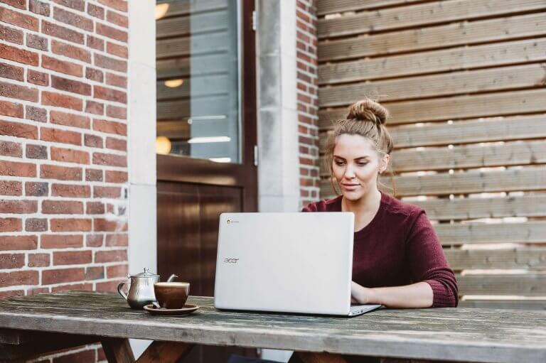 Easy Tips for Widows to Manage Debt Effectively
