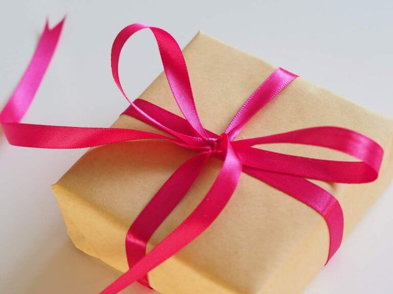 15 Unique But Practical Gift Ideas for a New Widow